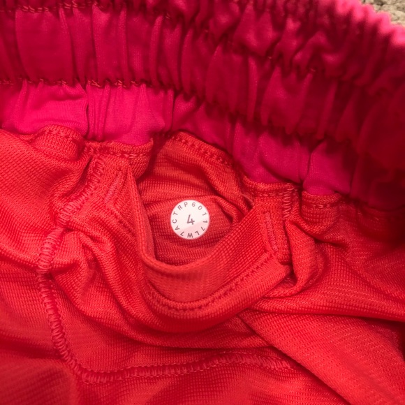 SOLD Lululemon Hotty Hot Tie Lipgloss Pink Shorts - Picture 8 of 8